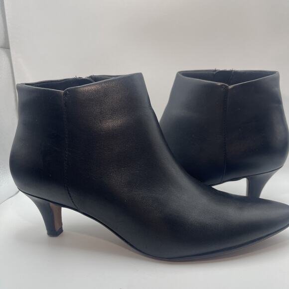 Clarks Collection Black Leather Pointed Toe Ankle Boots Heeled Booties Size 8 - Picture 1 of 8